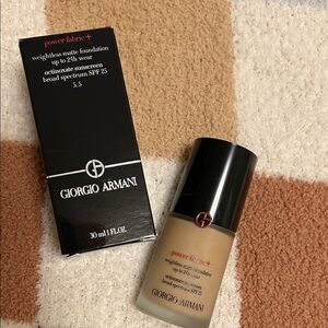 Giorgio Armani Power Fabric Foundation Shade 5.5